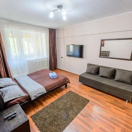 Apartments On Tole By 12 App 51 Almaty Exterior photo