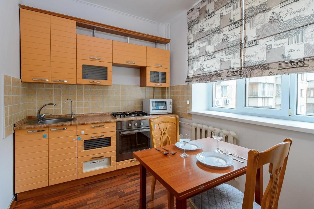 Apartments On Tole By 12 App 51 Almaty Exterior photo